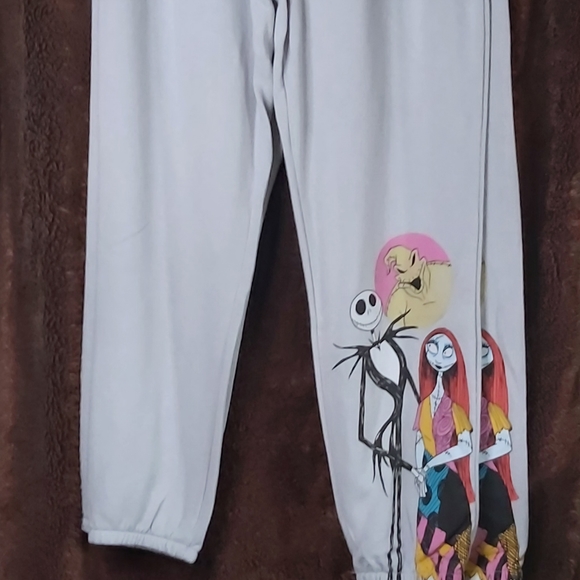 💢SOLD💢Nightmare Before Christmas Dreamy Jogger...size XXL - Picture 4 of 9